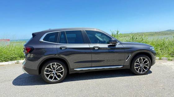 BMW X3 2.0 16V HÍBRIDO X LINE XDRIVE30E STEPTRONIC BMW X3 2.0 16V HÍBRIDO X LINE XDRIVE30E STEPTRONIC